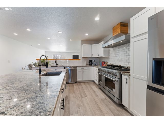 27665 Se WALLY Rd, Boring, OR 97009