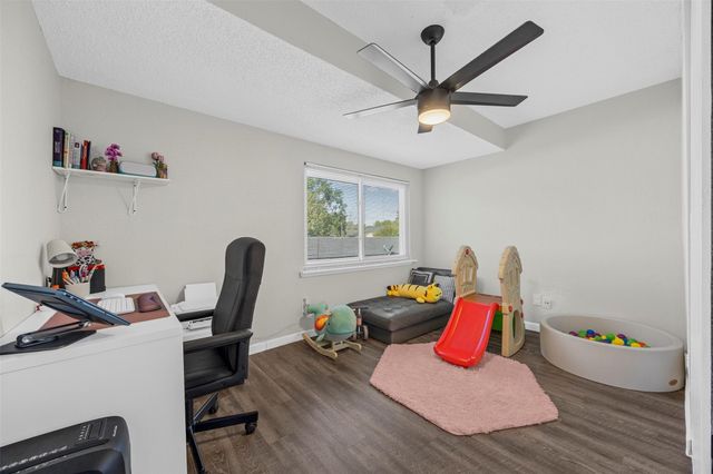 12020 Mighty Oak Drive B, Houston, TX 77066