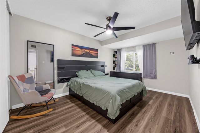 12020 Mighty Oak Drive B, Houston, TX 77066