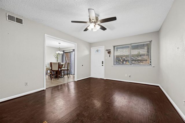 12020 Mighty Oak Drive B, Houston, TX 77066