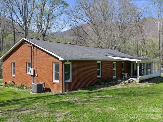 58 Possum Trot Road, Bakersville, NC 28705