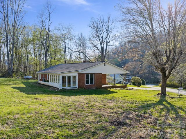 58 Possum Trot Road, Bakersville, NC 28705