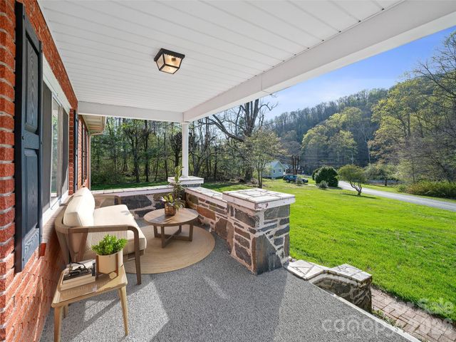 58 Possum Trot Road, Bakersville, NC 28705