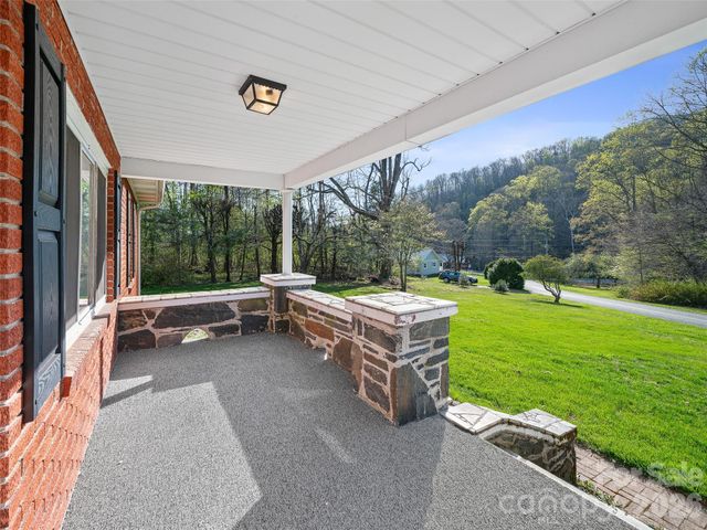58 Possum Trot Road, Bakersville, NC 28705