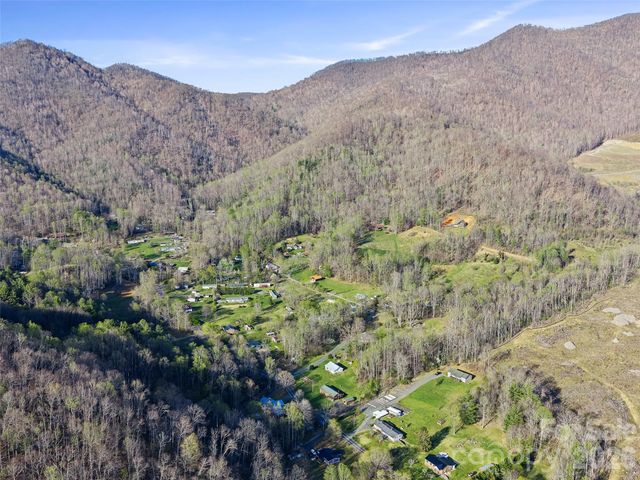 58 Possum Trot Road, Bakersville, NC 28705