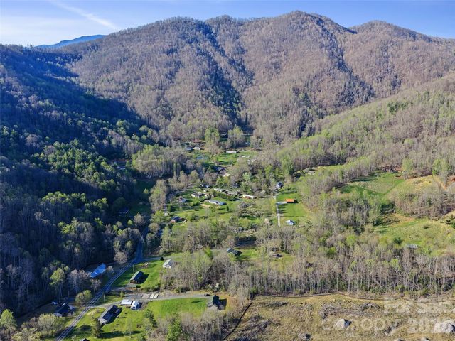 58 Possum Trot Road, Bakersville, NC 28705