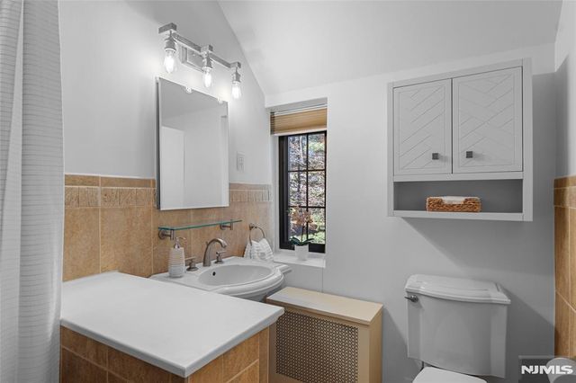 1 Byrne Lane 10, Tenafly, NJ 07670