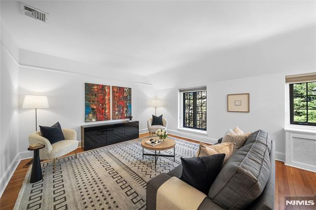 1 Byrne Lane 10, Tenafly, NJ 07670