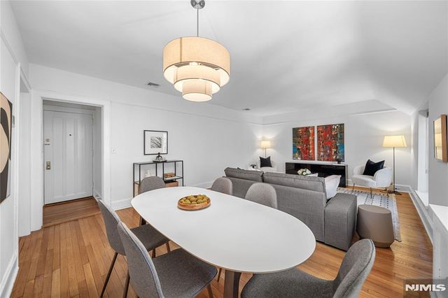 1 Byrne Lane 10, Tenafly, NJ 07670