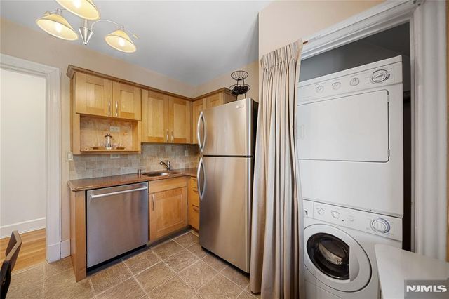 1 Byrne Lane 10, Tenafly, NJ 07670