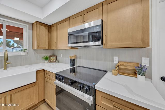 13813 N 43RD Street, Phoenix, AZ 85032