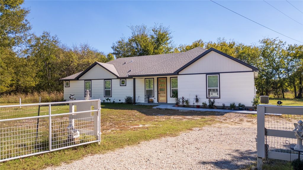 811 Vz County Road 3810, Wills Point, TX 75169