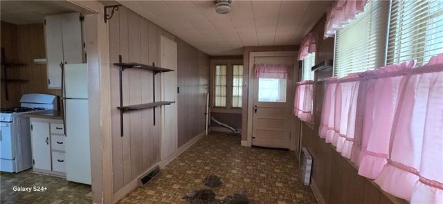 302 12th Street, Osawatomie, KS 66064