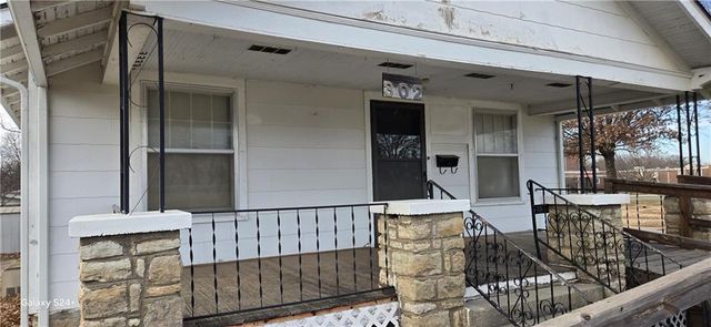 302 12th Street, Osawatomie, KS 66064