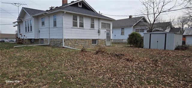 302 12th Street, Osawatomie, KS 66064