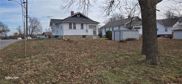 302 12th Street, Osawatomie, KS 66064