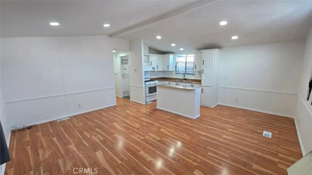 16949 S Western Spc 22A, Gardena, CA 90247
