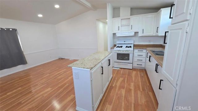 16949 S Western Spc 22A, Gardena, CA 90247