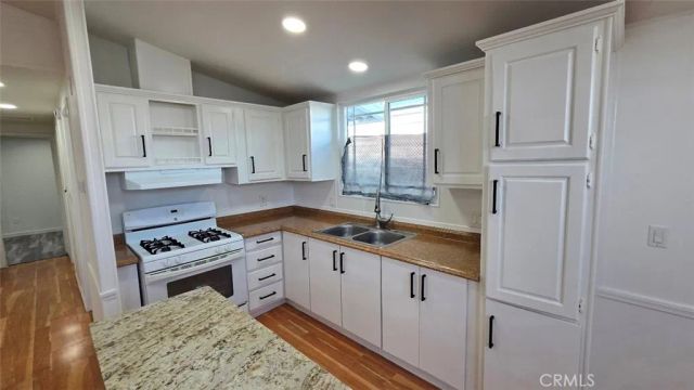 16949 S Western Spc 22A, Gardena, CA 90247