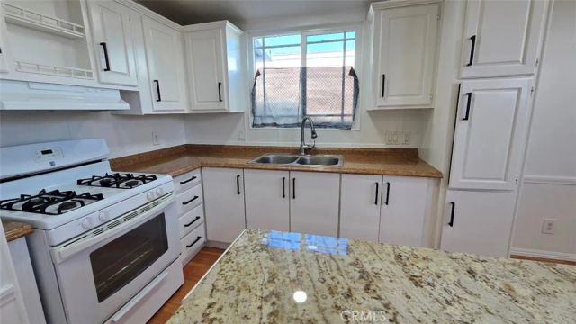 16949 S Western Spc 22A, Gardena, CA 90247