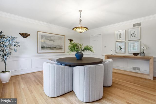 3022 FOX DEN LN, Oakton, VA 22124