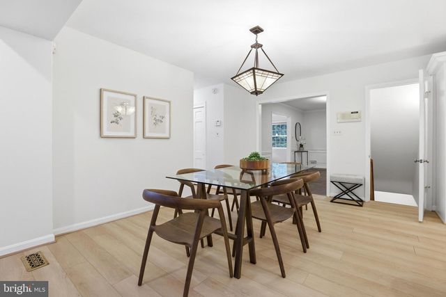 3022 FOX DEN LN, Oakton, VA 22124