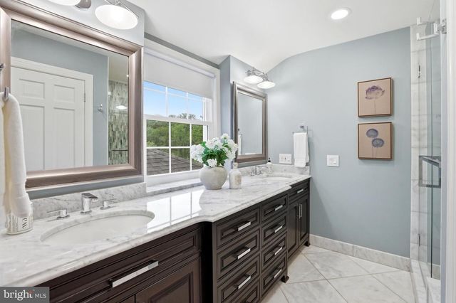 3022 FOX DEN LN, Oakton, VA 22124