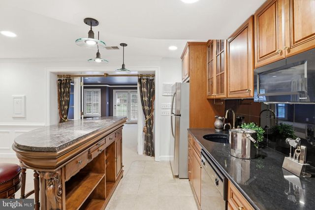 3022 FOX DEN LN, Oakton, VA 22124