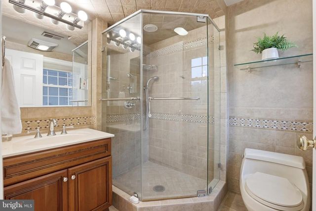 3022 FOX DEN LN, Oakton, VA 22124