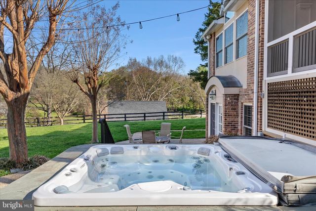 3022 FOX DEN LN, Oakton, VA 22124