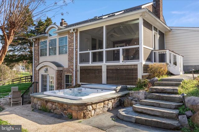 3022 FOX DEN LN, Oakton, VA 22124