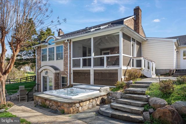 3022 FOX DEN LN, Oakton, VA 22124