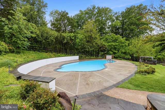 3022 FOX DEN LN, Oakton, VA 22124