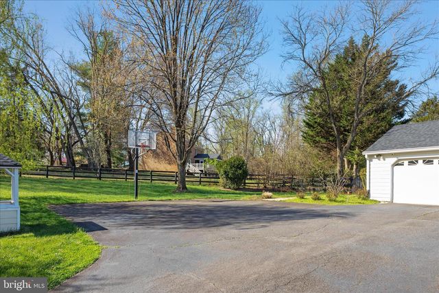 3022 FOX DEN LN, Oakton, VA 22124