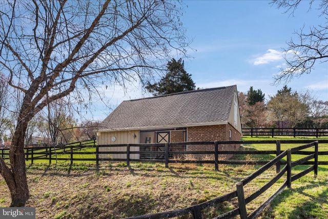 3022 FOX DEN LN, Oakton, VA 22124