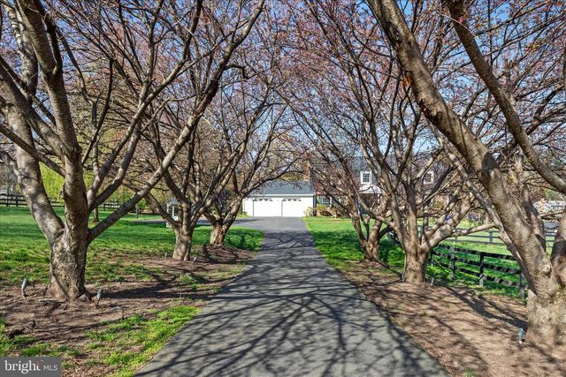 3022 FOX DEN LN, Oakton, VA 22124