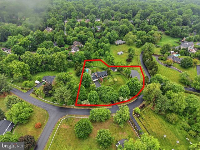 3022 FOX DEN LN, Oakton, VA 22124