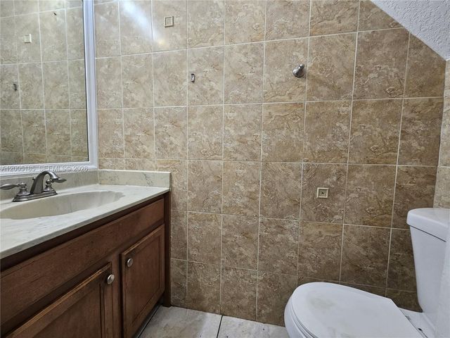 606 SW 80th Ter 1, North Lauderdale, FL 33068