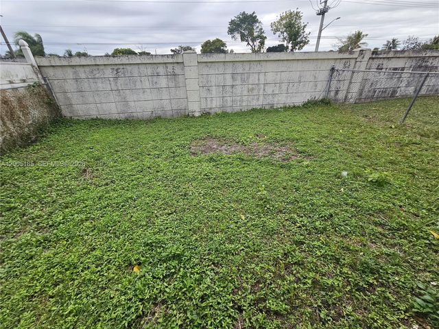 606 SW 80th Ter 1, North Lauderdale, FL 33068