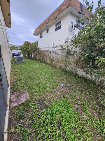 606 SW 80th Ter 1, North Lauderdale, FL 33068