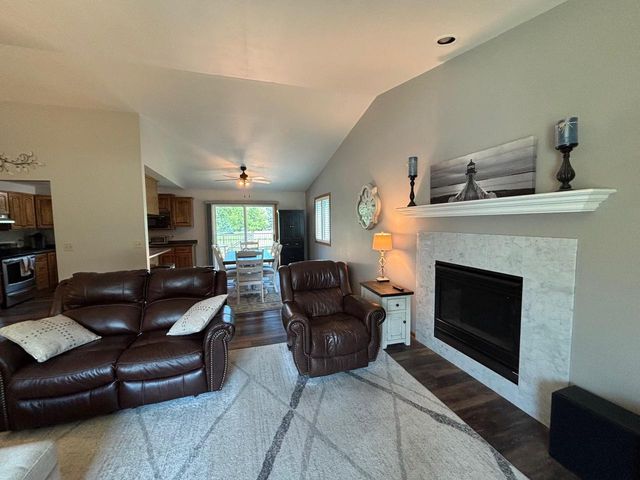 1 ROCKY COURT, Appleton, WI 54915
