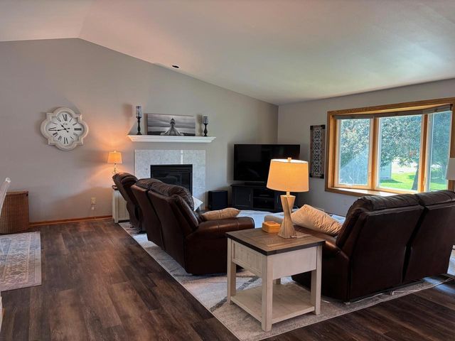 1 ROCKY COURT, Appleton, WI 54915