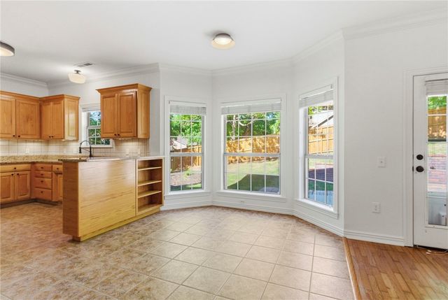 3289 Southridge Drive, Fayetteville, AR 72703