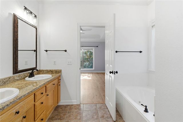 3289 Southridge Drive, Fayetteville, AR 72703