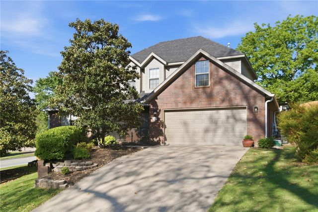 3289 Southridge Drive, Fayetteville, AR 72703