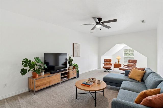 3289 Southridge Drive, Fayetteville, AR 72703