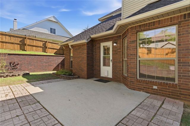 3289 Southridge Drive, Fayetteville, AR 72703