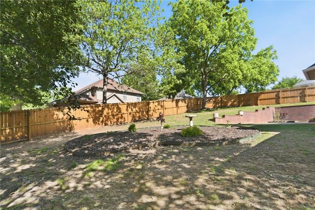 3289 Southridge Drive, Fayetteville, AR 72703
