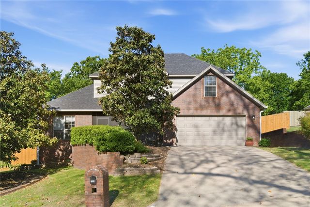 3289 Southridge Drive, Fayetteville, AR 72703