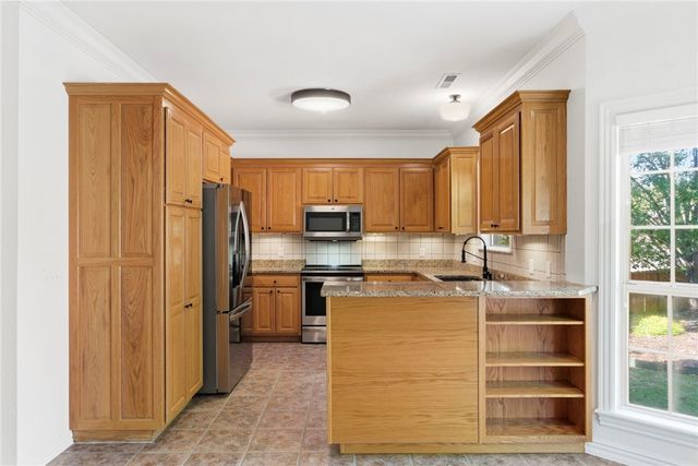 3289 Southridge Drive, Fayetteville, AR 72703